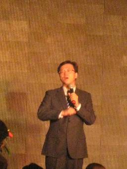 2011年度中國優(yōu)秀陶瓷經(jīng)銷商頒獎(jiǎng)典禮，大將軍載譽(yù)而歸！
(圖1)