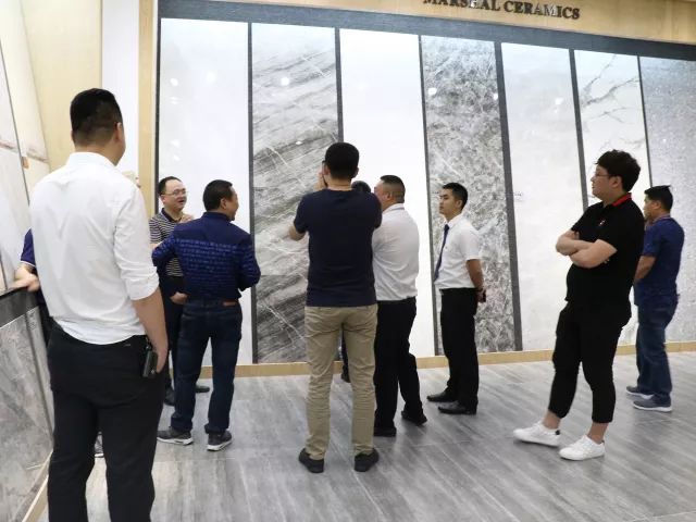 設(shè)想未來丨將軍企業(yè)2018新品發(fā)布會(huì)暨《夢(mèng)想的空間》中國(guó)年度室內(nèi)設(shè)計(jì)競(jìng)賽沙龍發(fā)布會(huì)圓滿召開！
(圖14)