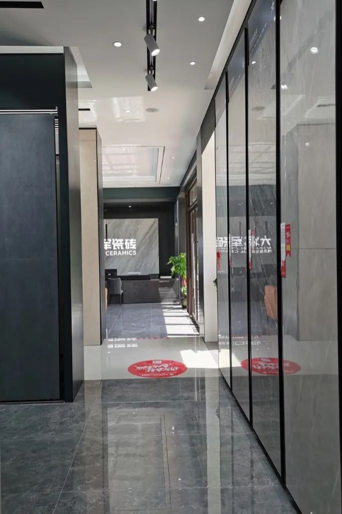 新店鑒賞 | 大將軍瓷磚高州旗艦店，以全新SI形象登場(chǎng)！(圖5)