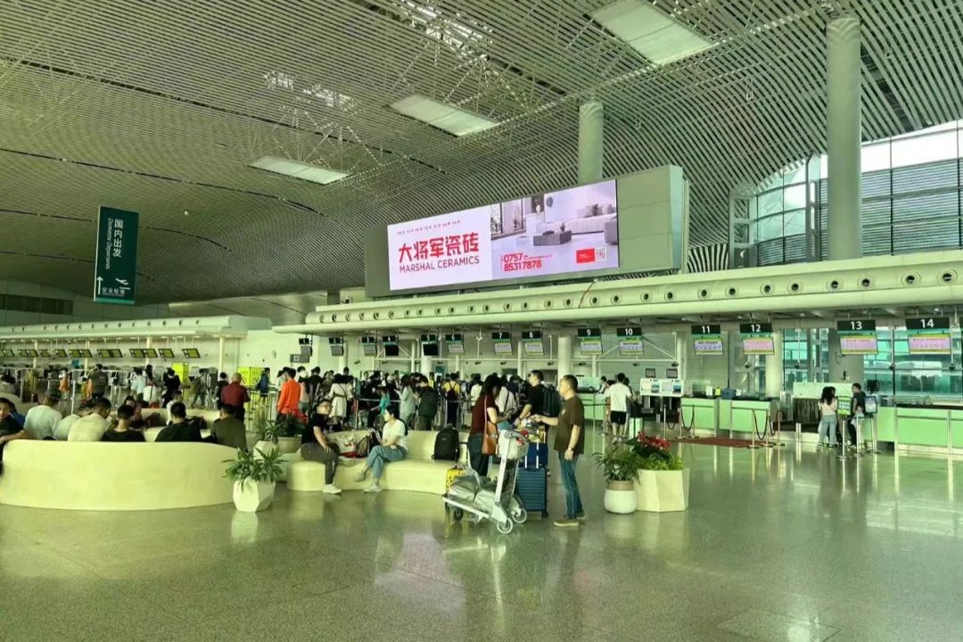 全速前進(jìn)丨大將軍瓷磚機(jī)場(chǎng)&高鐵廣告再登廣東，開啟黃金廣告位的“霸屏模式”！(圖6)