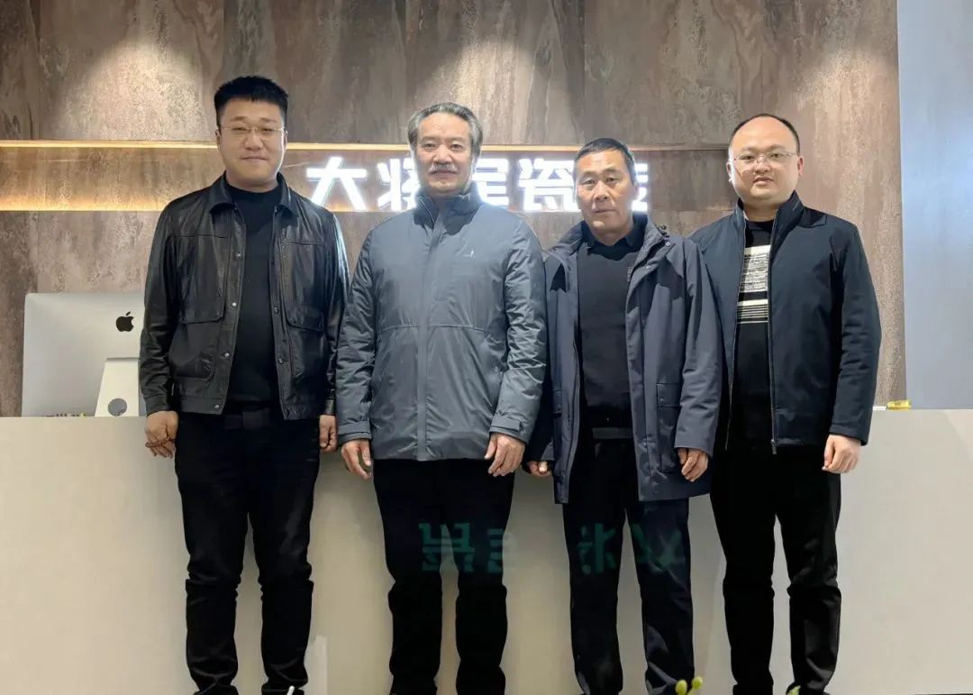 戰(zhàn)略牽引，直擊一線(xiàn)丨將軍陶瓷集團(tuán)柳朝陽(yáng)董事長(zhǎng)深入走訪(fǎng)終端市場(chǎng)(圖4)